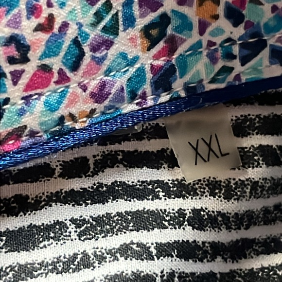 Bugatchi black and white striped button-down shirt with contrasting cuffs - Picture 8 of 8